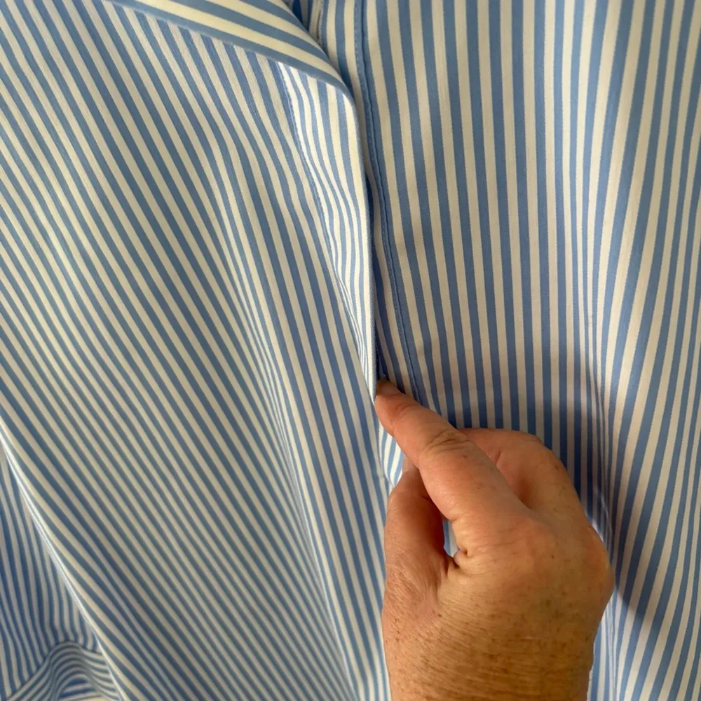 Chico’s No-Iron Chic Stretch Striped Blouse. Size 8/ Chico’s 1. - Picture 5 of 10